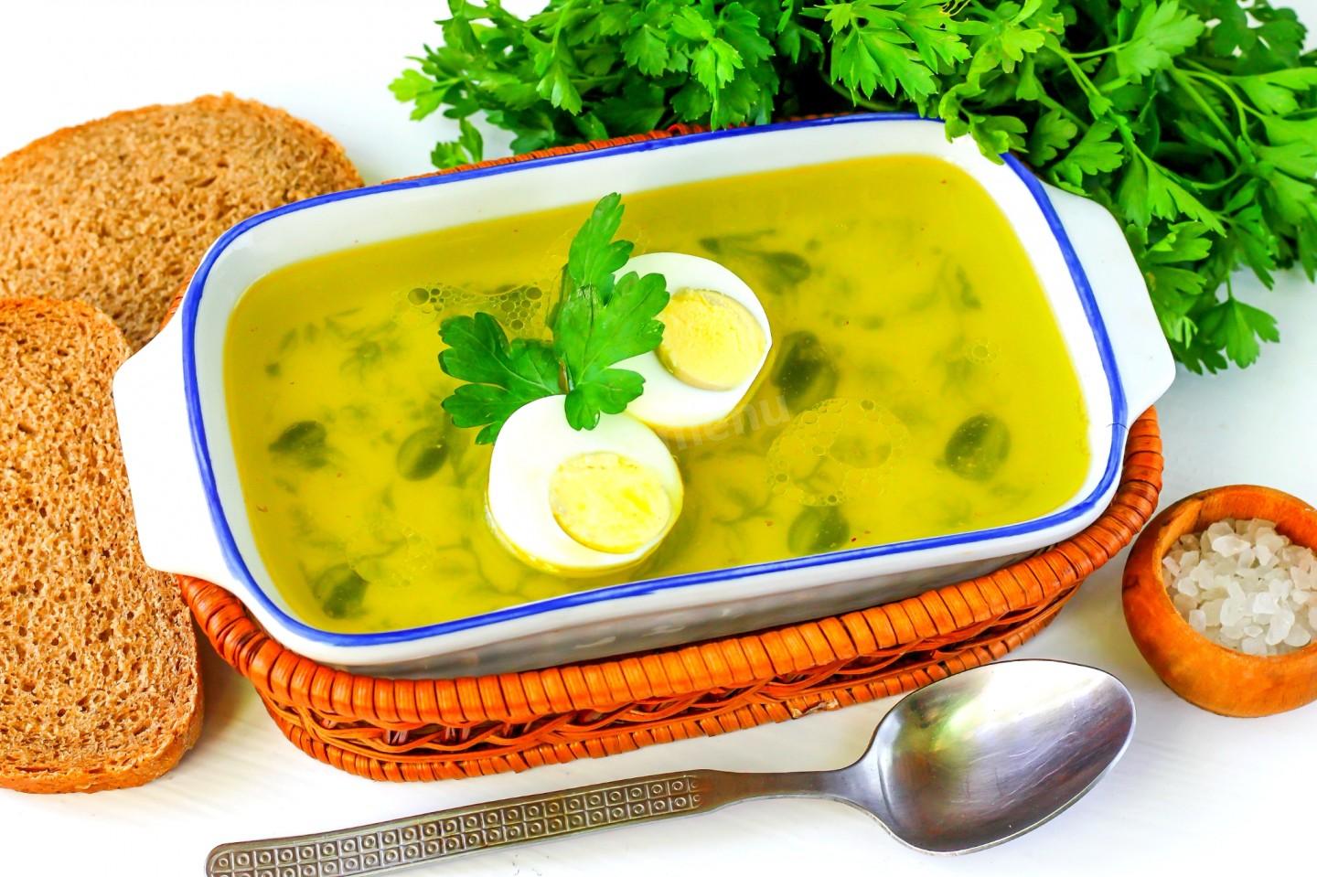 Домашній курячий суп з яйцем