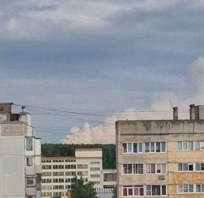 Масштабна пожежа спалахнула на одному з найбільших НПЗ Росії у Тюмені (відео) 4 Масштабна пожежа спалахнула на одному з найбільших НПЗ Росії у Тюмені (відео)