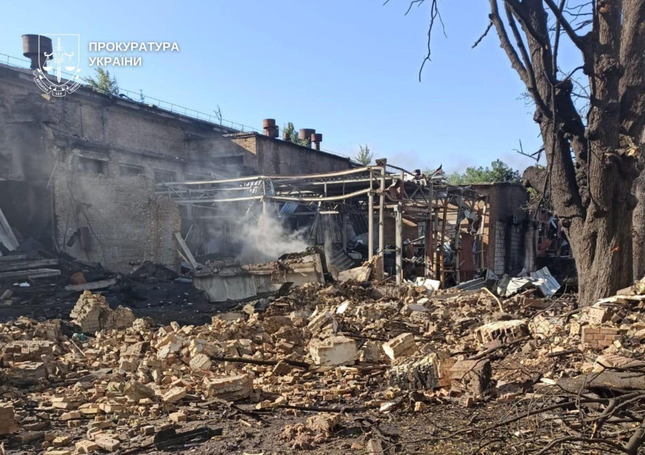 У кіностудії Довженка розповіли, які костюми вціліли після удару РФ