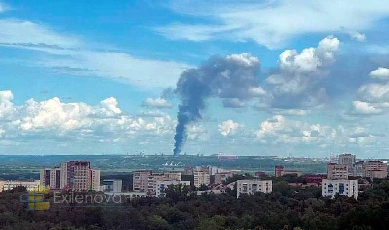 Рейд на 1400 километров: украинские дроны поразили НПЗ в Уфе (видео)