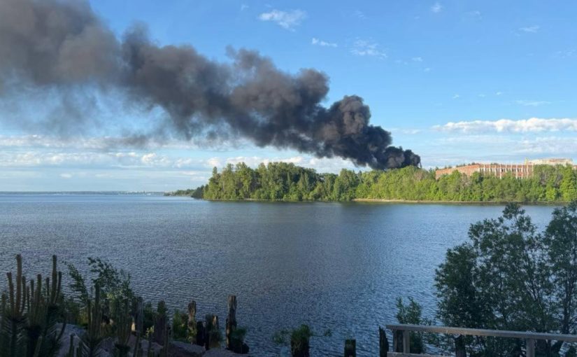 Масштабна атака дронів у Санкт-Петербурзі: уражено кораблі та морський порт (відео) ➤ Prozoro.net.ua