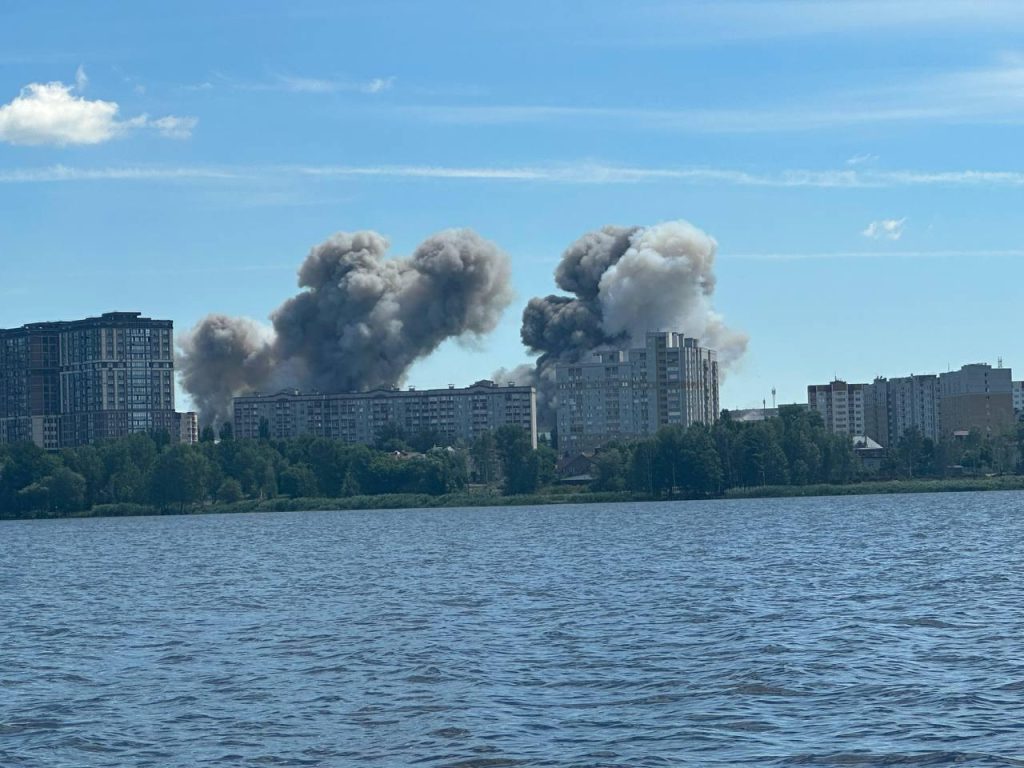 Ракеты поразили в Воронеже завод, производящий компоненты для «Панцирей» и «Искандеров» (фото, видео) 5 Ракеты поразили в Воронеже завод, производящий компоненты для «Панцирей» и «Искандеров» (фото, видео)
