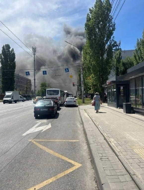 Ракеты поразили в Воронеже завод, производящий компоненты для «Панцирей» и «Искандеров» (фото, видео) 3 Ракеты поразили в Воронеже завод, производящий компоненты для «Панцирей» и «Искандеров» (фото, видео)