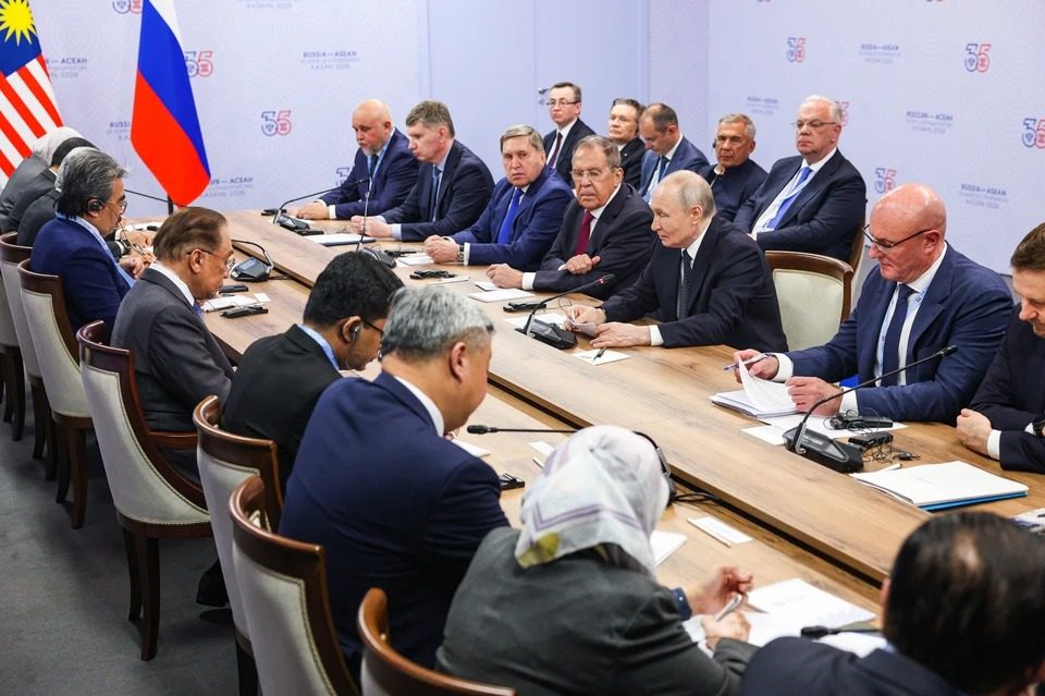 Путін здивував дивною поведінкою в день масштабної атаки на Москву (відео)