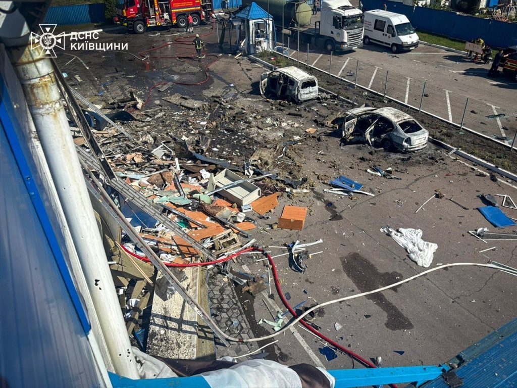 В Киевской области дрон РФ попал в завод по производству детского питания, есть жертвы (фото)