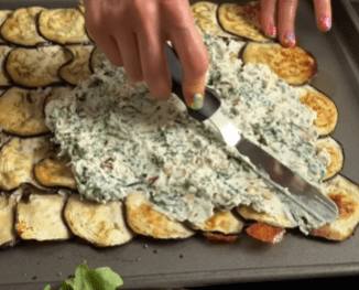 Хрусткий рулет із баклажанів