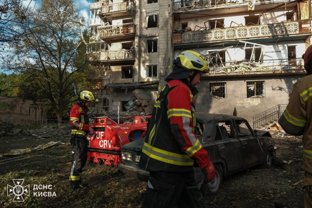 РФ випустила рекордну кількість балістичних ракет по Києву: наслідки та фото 12 РФ випустила рекордну кількість балістичних ракет по Києву: наслідки та фото