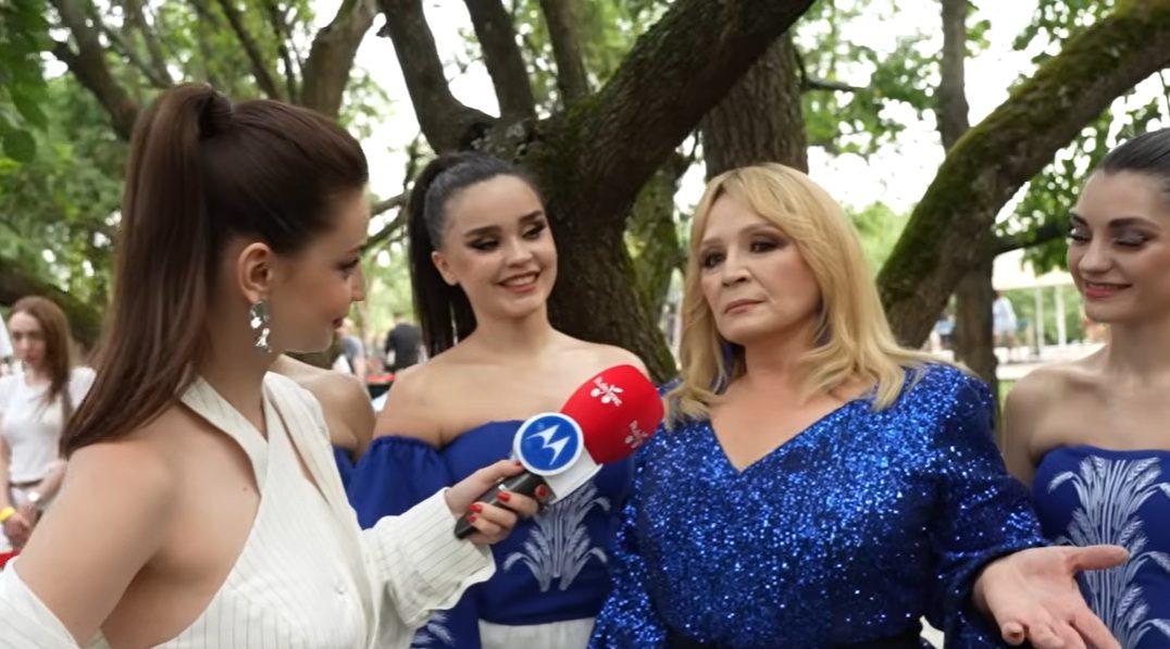 Ауріка Ротару сказала, чи підтримує зв’язок зі своєю зірковою сестрою