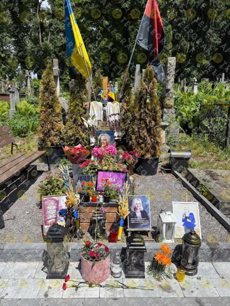 Минуло два роки після загибелі: який вигляд зараз має могила Ірини Фаріон 2 Минуло два роки після загибелі: який вигляд зараз має могила Ірини Фаріон
