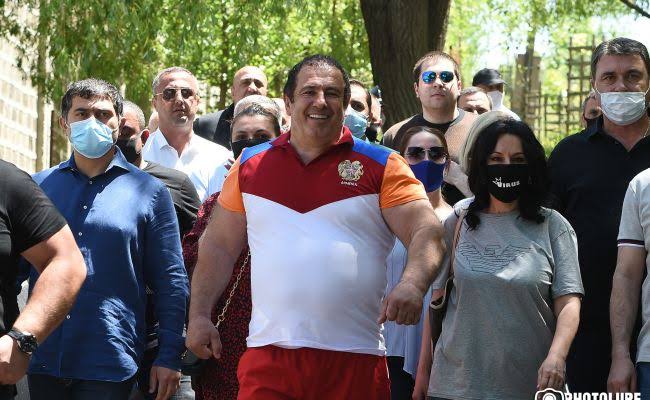 В Армении задержан лидер пророссийской партии Гагик Царукян