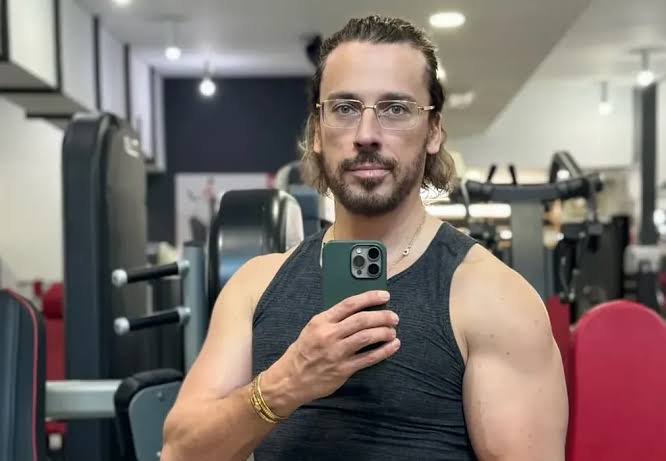 50-летний Галкин показал спортивное тело и поразил поклонников: фото