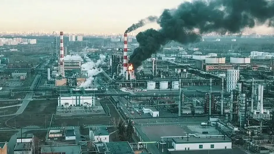 Московський НПЗ горить у Капотні після вибухів (відео, фото) ➤ Главное.net