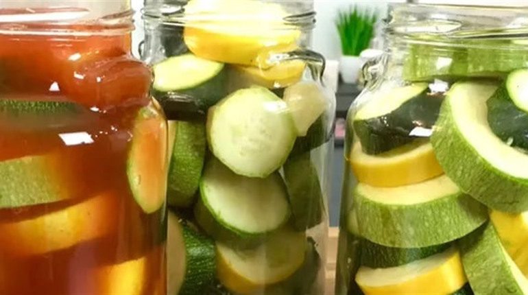 Как приготовить маринованные кабачки: простой рецепт