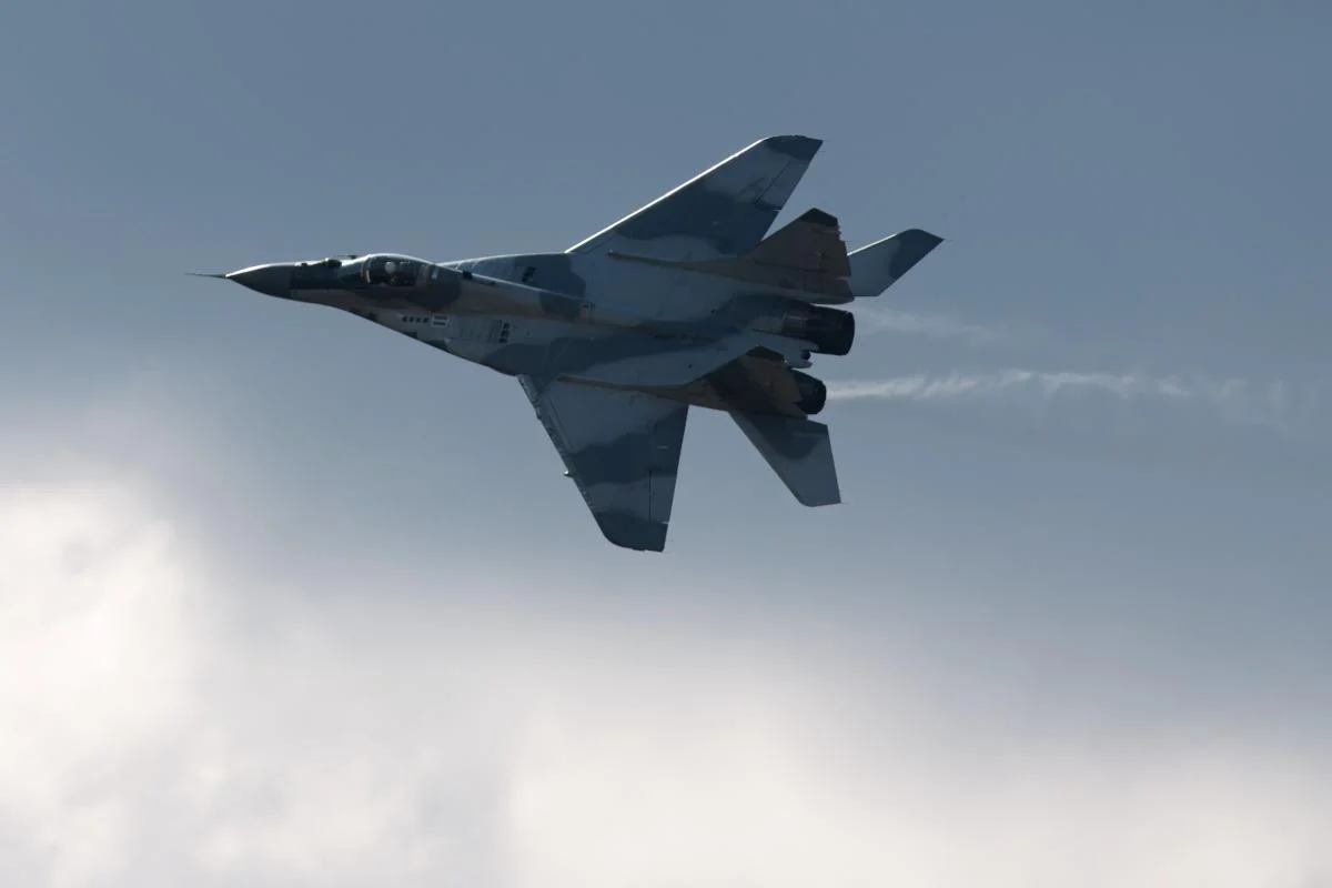 Ударні дрони уразили російський літак МіГ-29 за $25 млн (відео)