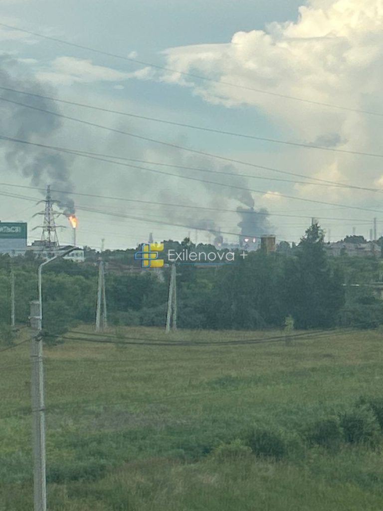 Украинские дроны впервые поразили крупнейший НПЗ России в Омске (видео, фото) 5 Украинские дроны впервые поразили крупнейший НПЗ России в Омске (видео, фото)