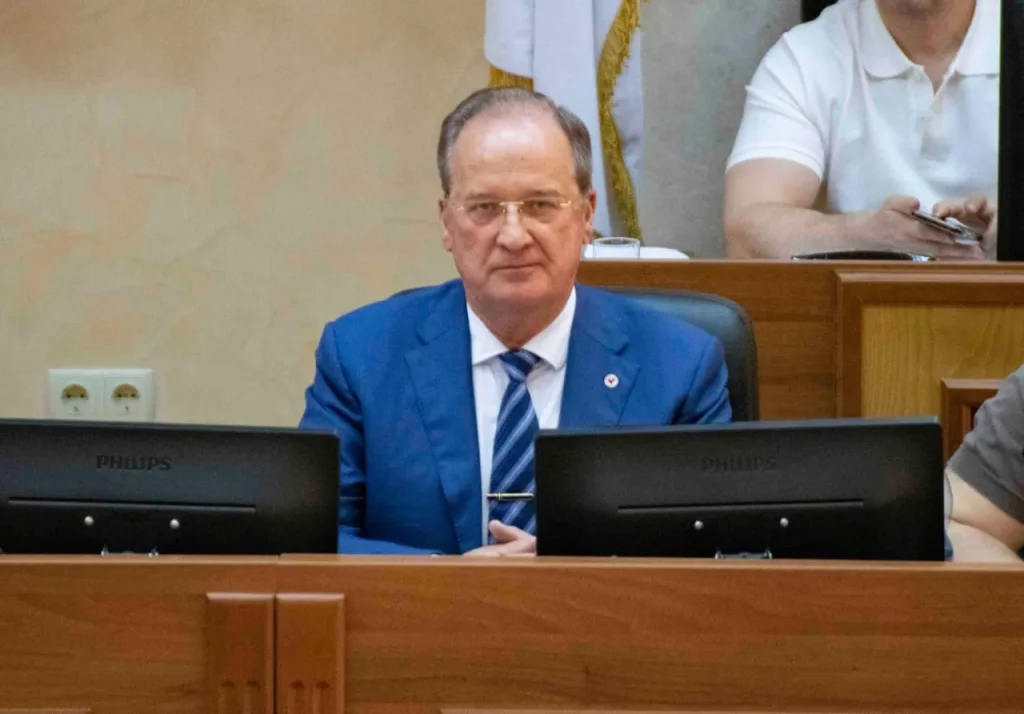 Бизнес на крови: громкие схемы депутатов, которые превратили гуманитарку в источник обогащения 4 Бизнес на крови: громкие схемы депутатов, которые превратили гуманитарку в источник обогащения