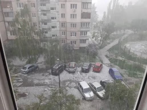 Киев накрыл мощный ливень с градом: какие последствия (фото) 3 Киев накрыл мощный ливень с градом: какие последствия (фото)