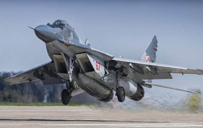 Украинцев возмутило решение Польши утилизировать обещанные ВСУ истребители