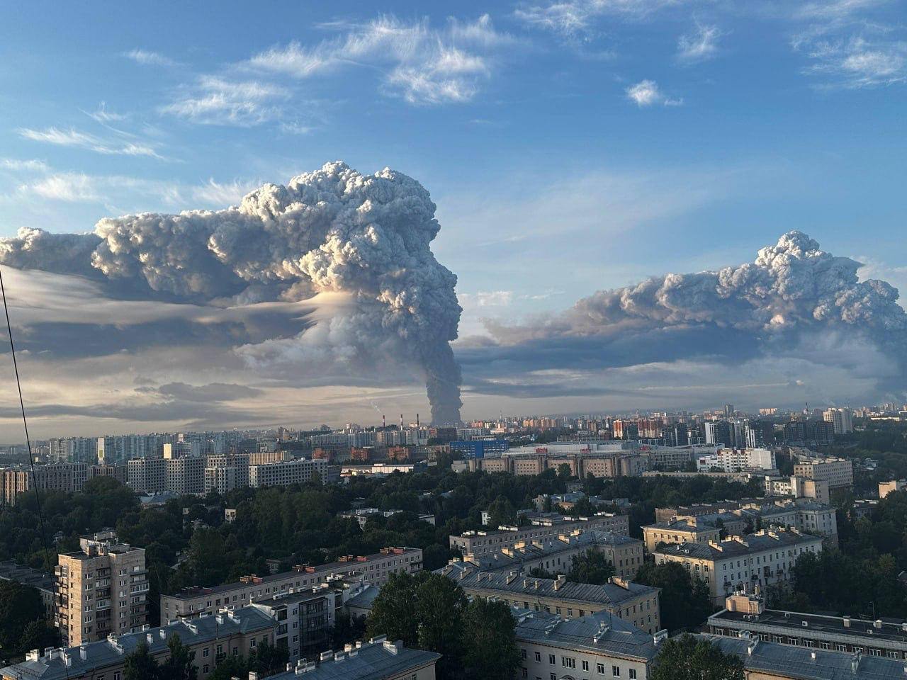 В РФ під вогнем опинилися військові та енергетичні об’єкти в Бєлгороді, Ростові та Енгельсі