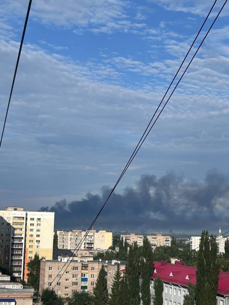 Українські дрони вразили потужний нафтохімічний завод у Башкортостані (фото, відео) 2 Українські дрони вразили потужний нафтохімічний завод у Башкортостані (фото, відео)