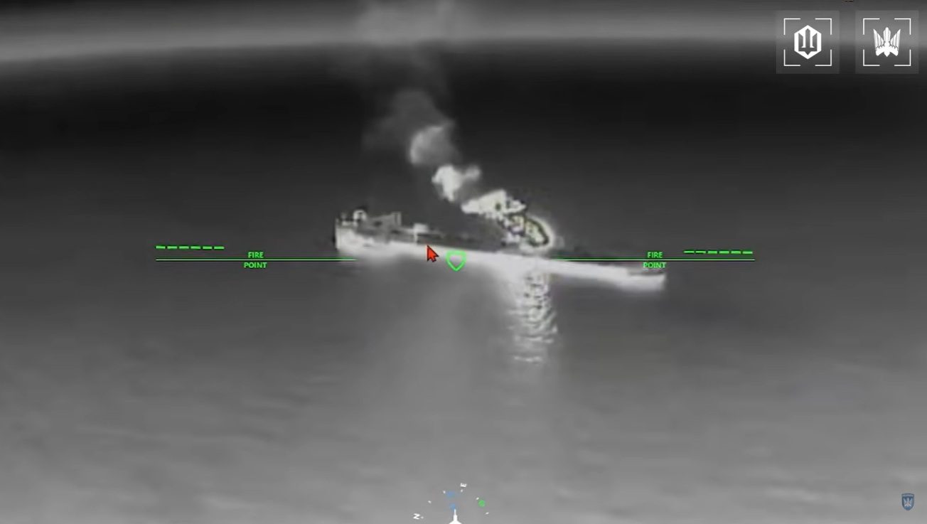 Дроны СБС за ночь потопили 14 судов российского флота в Азовском море (видео)
