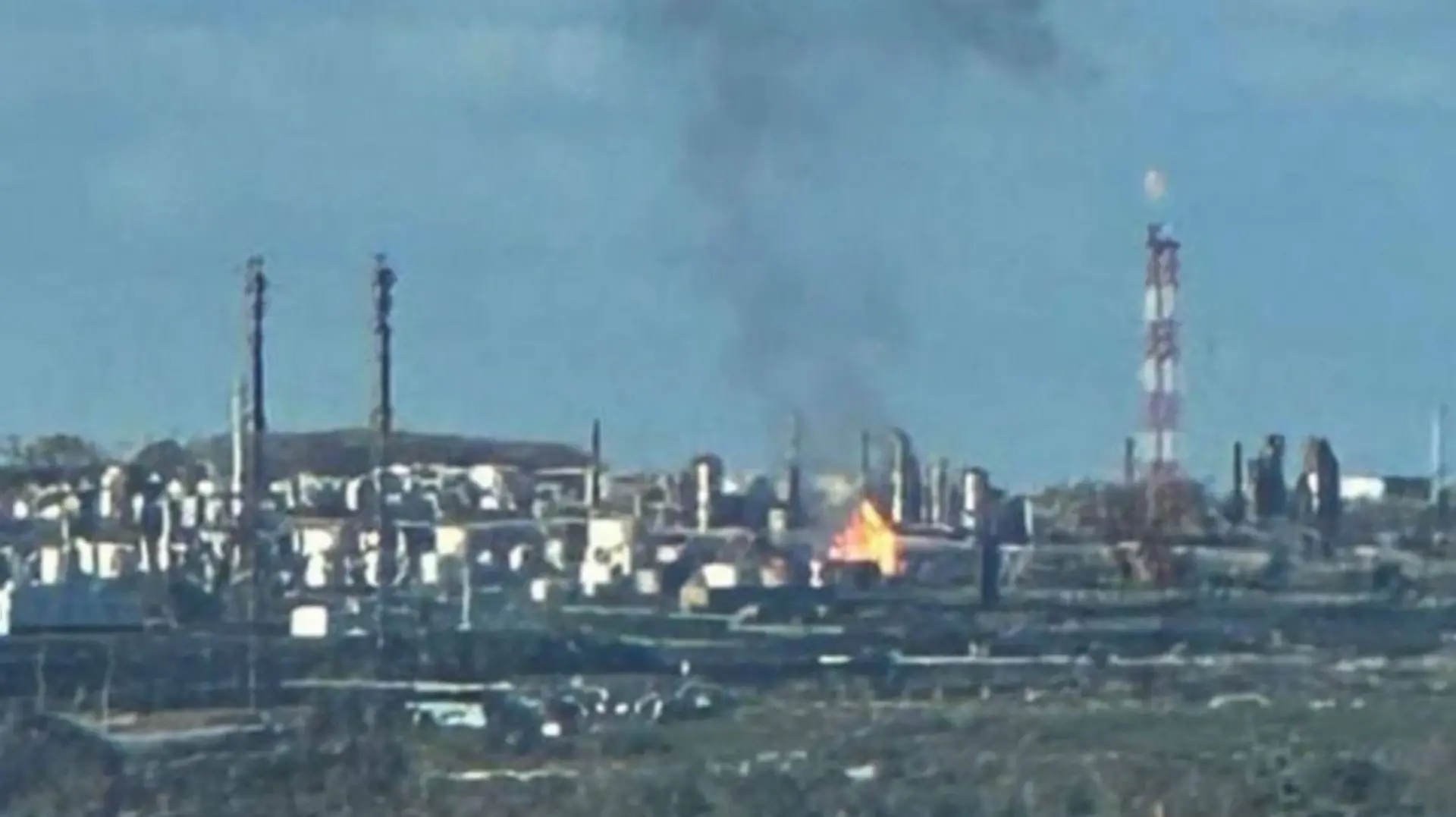 Дроны преодолели 1300 км: атакован нефтеперерабатывающий завод в Уфе
