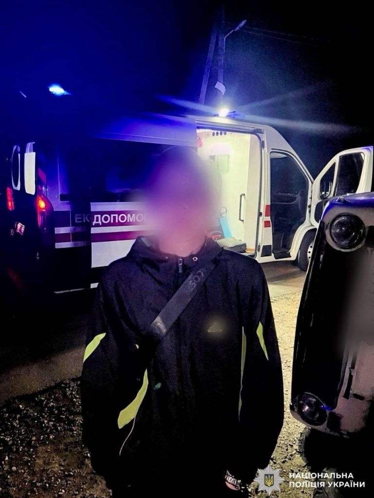 В Киевской области нетрезвый 17-летний водитель въехал в остановку с людьми 3 В Киевской области нетрезвый 17-летний водитель въехал в остановку с людьми