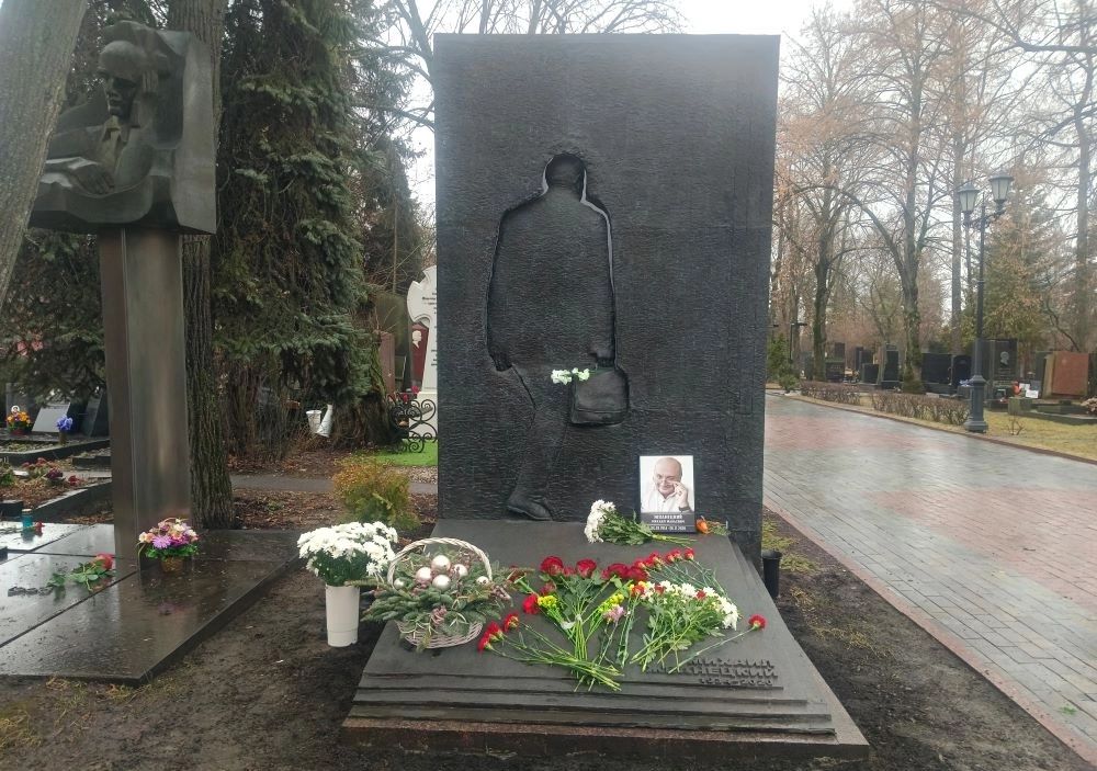 Народився в Одесі, а поховали в Москві: як помер Михайло Жванецький і де його могила