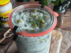 Закуска из сельди: становится вкуснее после нескольких дней в холодильнике 5 Закуска из сельди: становится вкуснее после нескольких дней в холодильнике